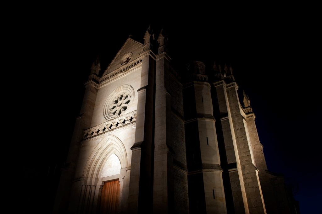 Fotografía nocturna del exterior del Convento de Betoño. Vitoria - Gasteiz. País Vasco