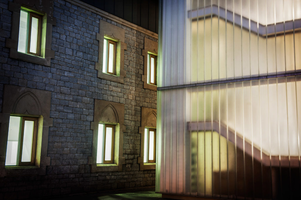 Fotografía nocturna del exterior del Convento de Betoño. Vitoria - Gasteiz. País Vasco