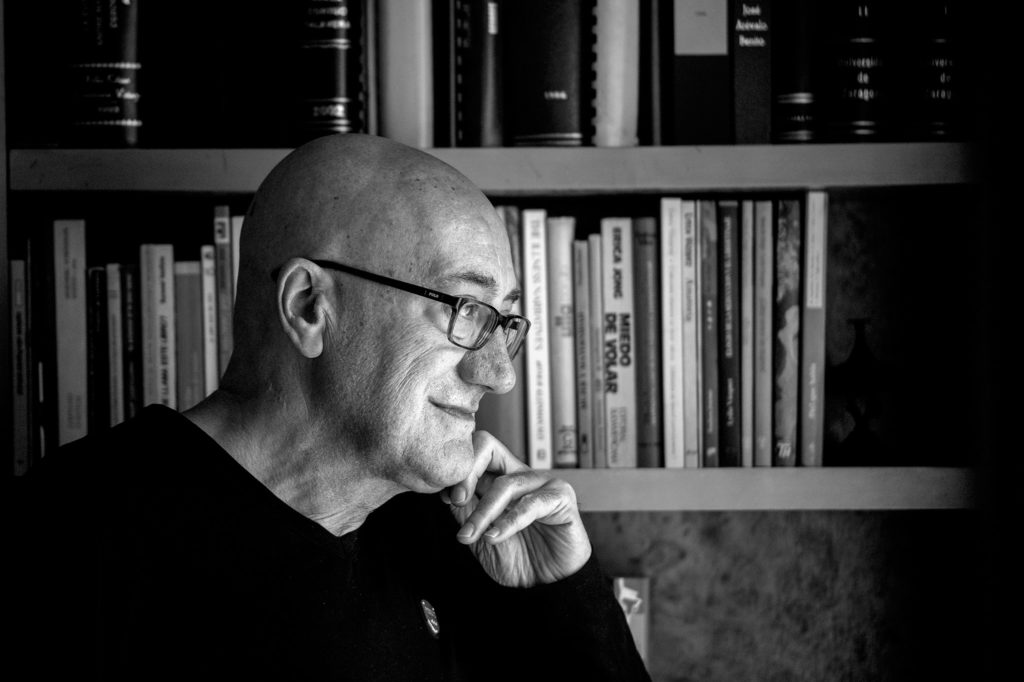 Fotografía de retrato del escritor Antonio Altarriba para la UPV-EHU