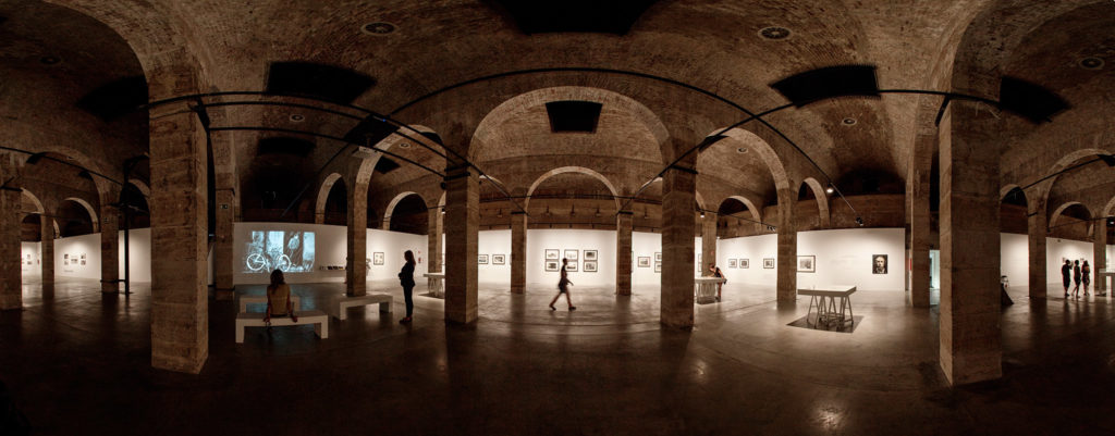 Fotografía de la Exposición "Oroimena" de Alberto Schommer en el Centro Cultural Montehermoso. Vitoria - Gasteiz. País Vasco