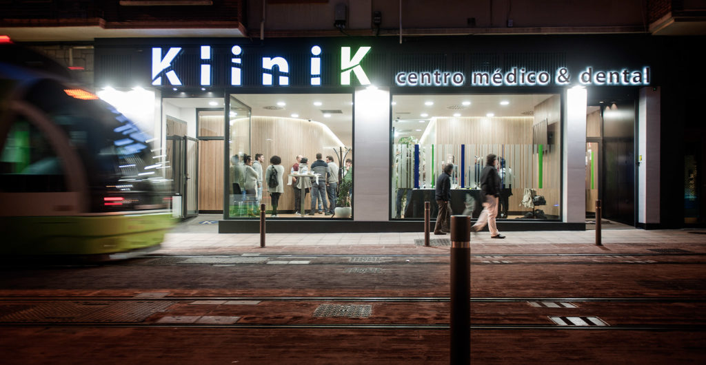 Fotografía del exterior de Klinik, Centro Médico y dental. Vitoria