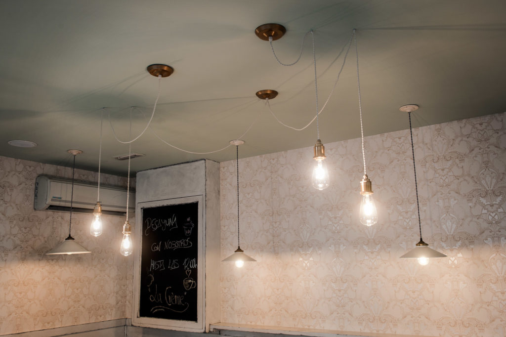 Fotografía de detalle del interior de La Crème, cakes & coffee. Vitoria