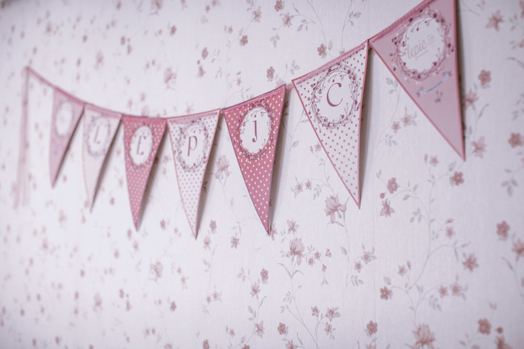 Fotografía de detalle del interior de Lepic, cakes & coffee. Repostería creativa.