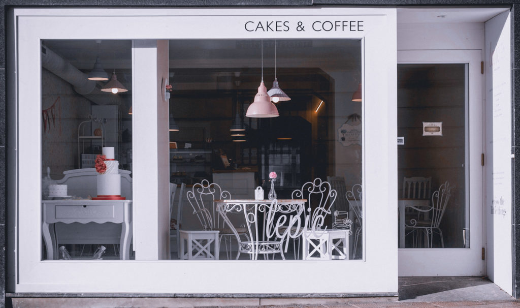Fotografía del exterior de Lèpic, cakes & coffee. Repostería creativa.