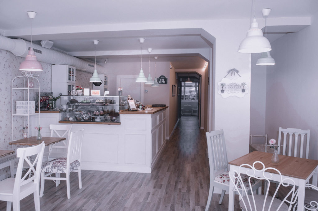 Fotografía del interior de Lèpic, cakes & coffee. Repostería creativa.