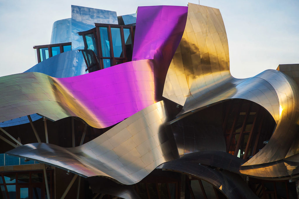 Fotografía del exterior del Hotel Marqués del Riscal. Elciego. País Vasco